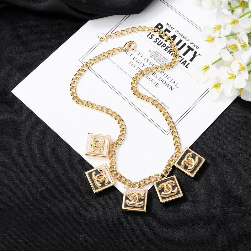 Chanel Necklace 04yxs421